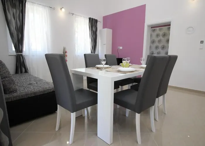 Gorica By Interhome * باشْكا